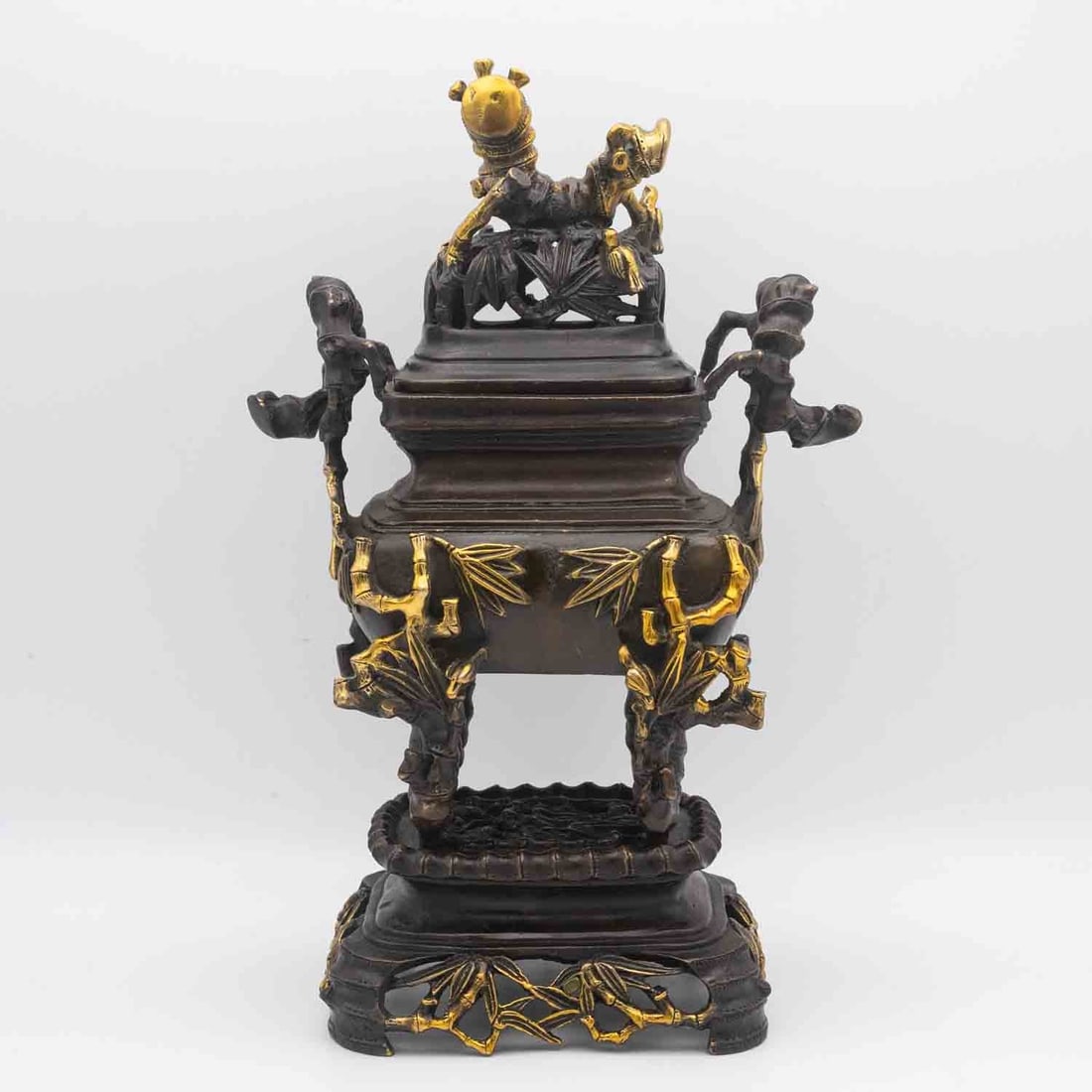 A Fine Chinese Xuande Inscribed Gilt Bronze Censer (1 of 11)