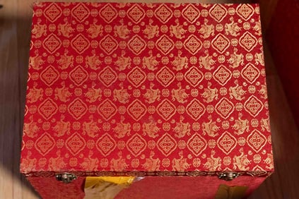 Chinese Carved Natural White Jadeite Guanyin Sculpture