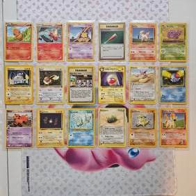 18 VINTAGE POKEMON CARDS