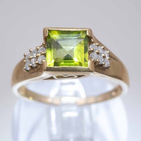 14k Gold Natural Peridot And Diamond Ring