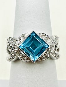 14KT White Gold Natural Diamond And Blue Topaz Ring Size 6.75 - J11449