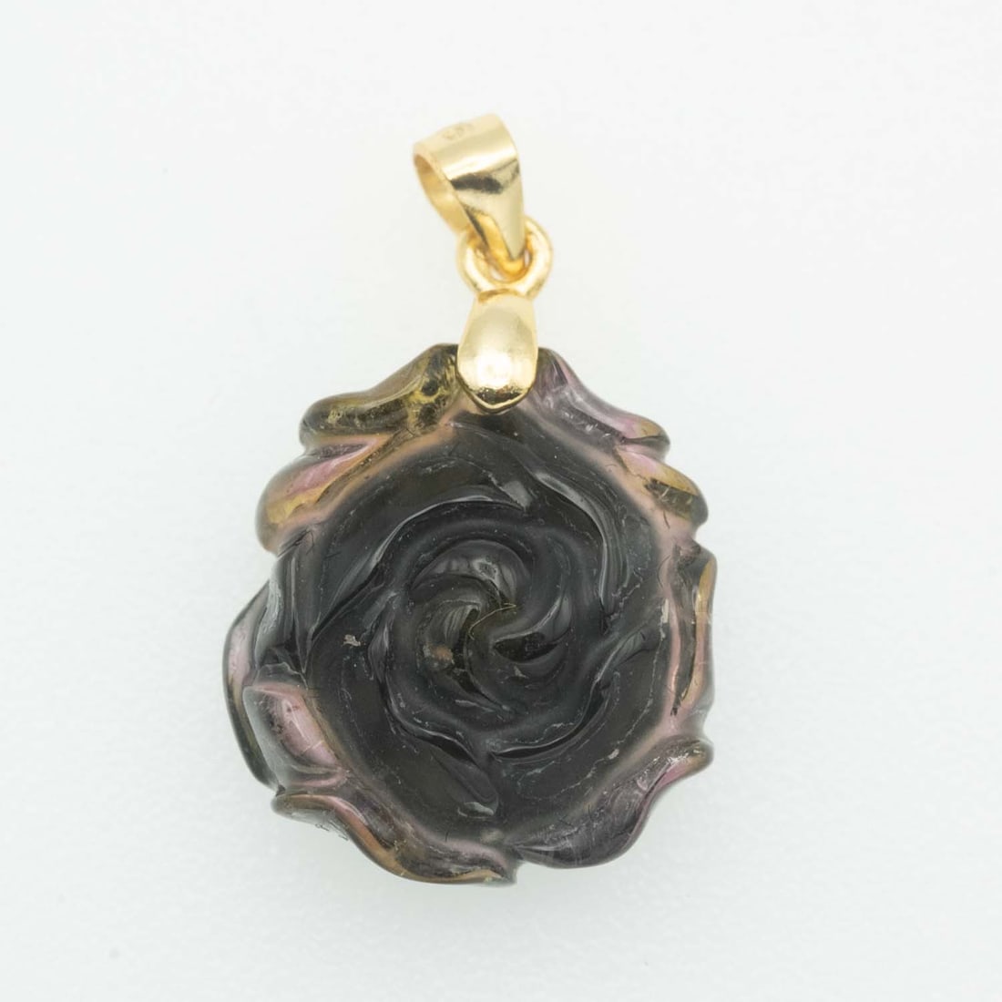 Sterling Silver Latch Tourmaline Flower Pendant: Medium: Tourmaline Size: 0.5x0.5 inches Age/Detail: Sterling Silver Latch Condition: Great, check photo for detail Provenance: Collection from Estate in Tribecca Please view all the photos as they are