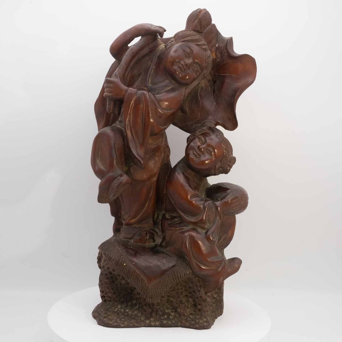 Old Chinese Carved Wood Boy And Girl Sculpture: Medium: Wood Size: 6x5x12 inches Age/Detail: Old Chinese Carved Condition: Crack at base, great overall, check photo for condition reference. Provenance: Collection from Estate in Williamsburg LiveShi