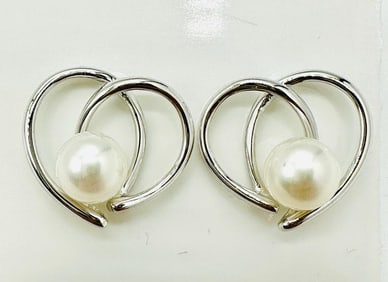 14KT White Gold Pair of Cultured Freshwater Pearl Heart Shaped Earrings # 2158