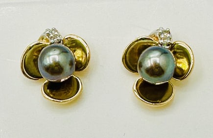 14KT Yellow Gold Pair of Pearl Studs Earrings with Natural Diamonds # 2191