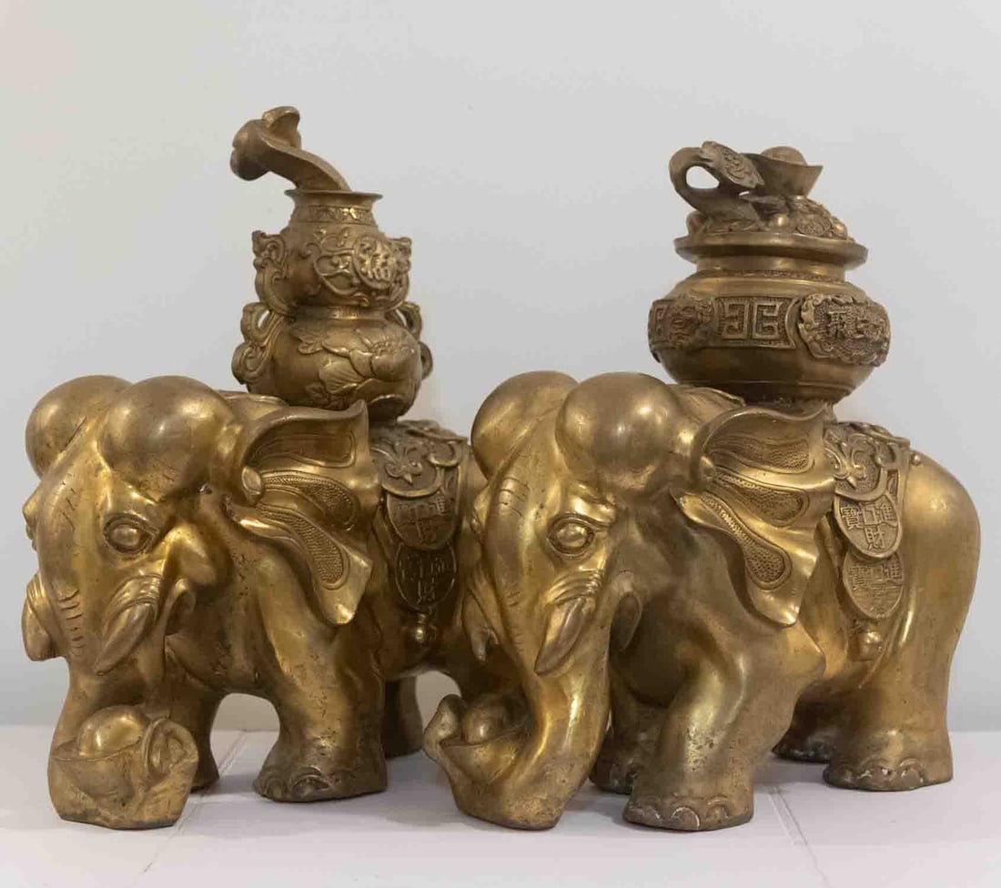 A Pair Of Chinese Old Brass Elephant Fengshui Figure (1 of 11)