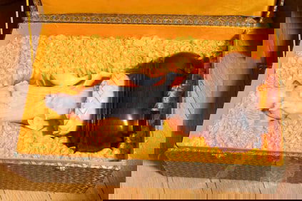 Chinese Hand-Carved Natural Jadeite Guanyin Bodhisattva Figure