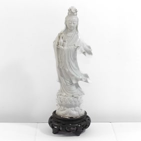 Old Chinese White Porcelain Guanyin Bodhisattva Statue