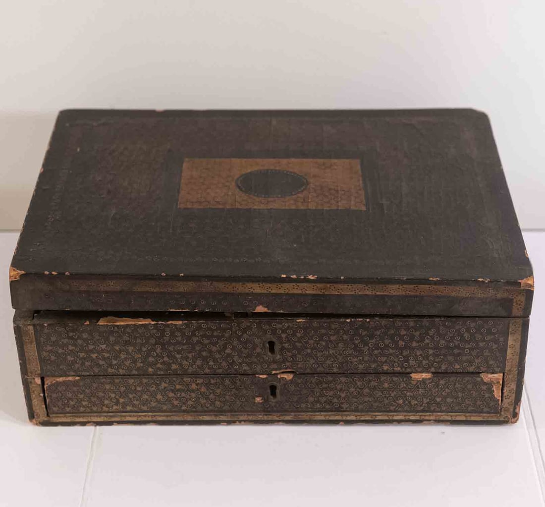 Antique 19th Century Chinoiserie Wood Sewing Box With Compartments: Medium: Wood Size: 13.5x9.5x5.5 inches Age/Detail: Antique 19th Century Chinoiserie Condition: great overall, check photo for condition reference. Provenance: Collection from Estate in Williamsburg Li