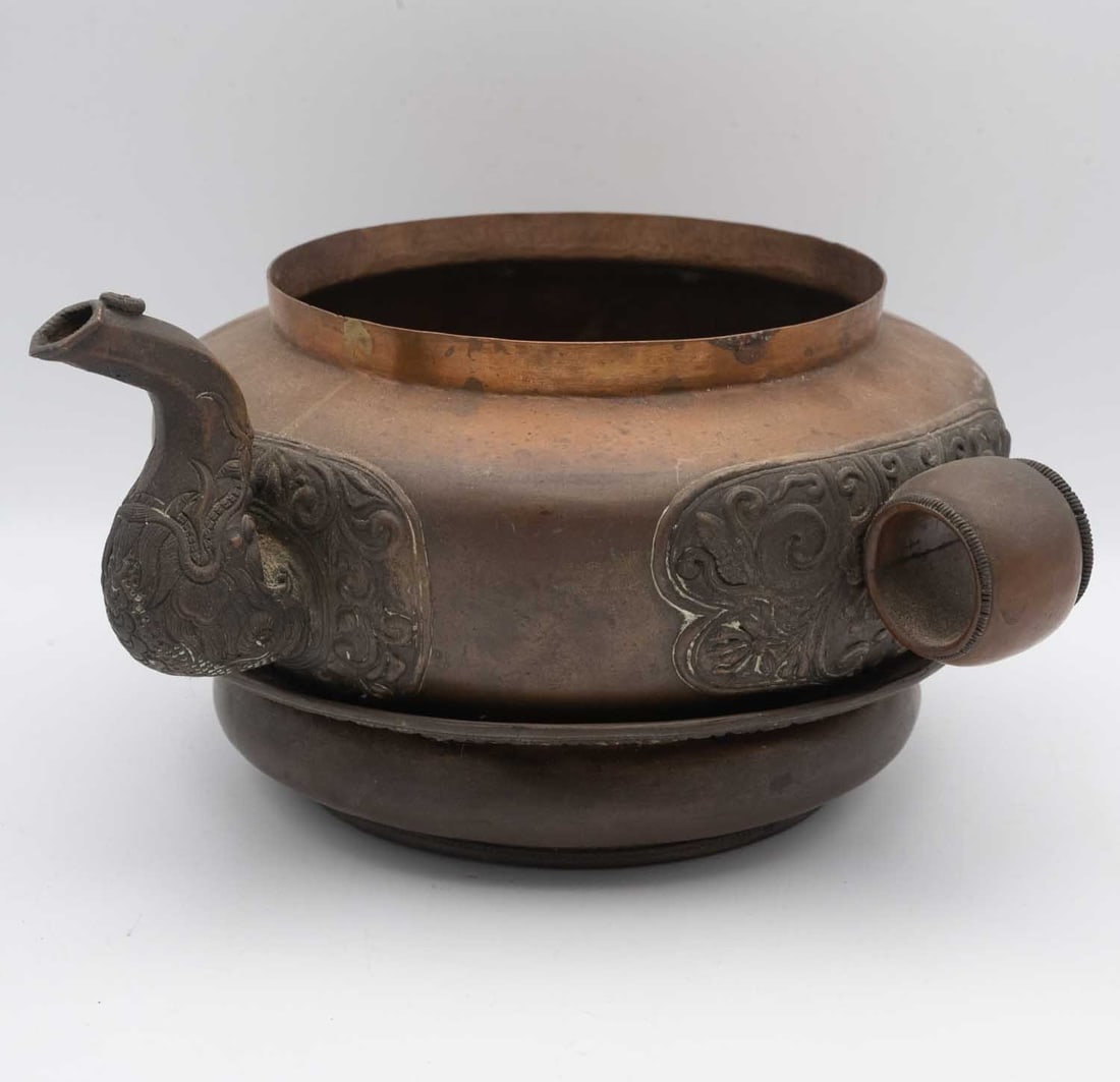 Antique Chinese Bronze Water Pot (1 of 8)
