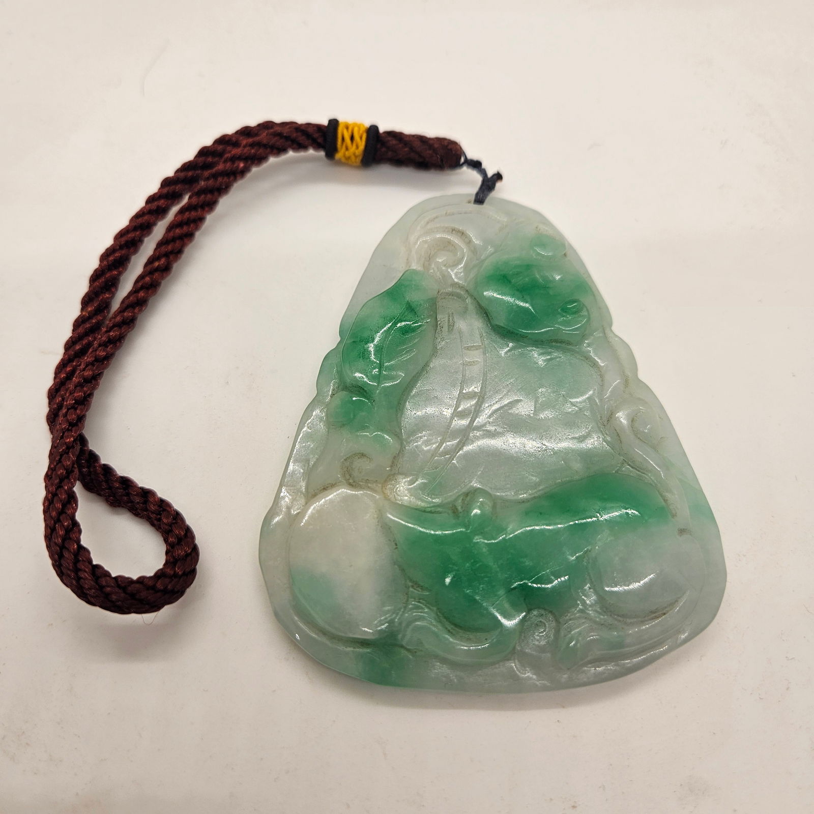 Natural Green & White Carved Jade Jadeite Plaque Medallion Pendant MING0011: We offer combined shipping on multiple items. Buyers may also arrange their own shipping. LiveShipping is a separate and independent option for shipping that is NOT a part of the auction house or thei