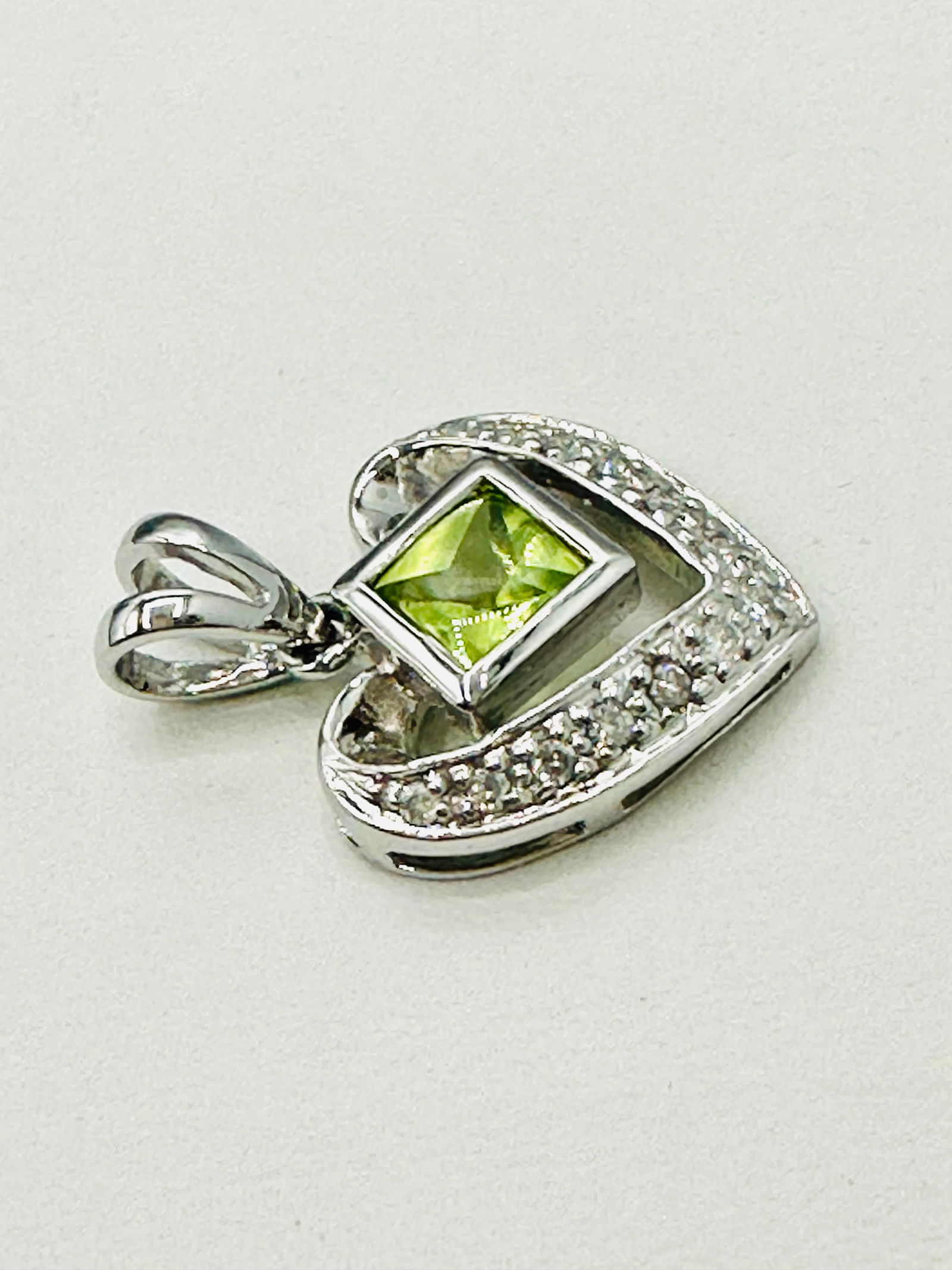 14KT White Gold, Natural Diamond and Peridot Heart Pendant # 2749 (1 of 3)