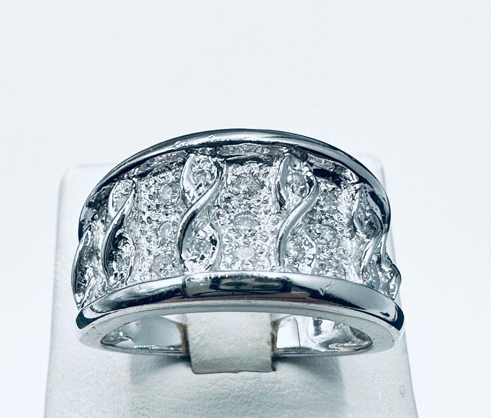 14KT White Gold Natural Diamond Fancy Ring Size 6.75 - J11210 (1 of 3)