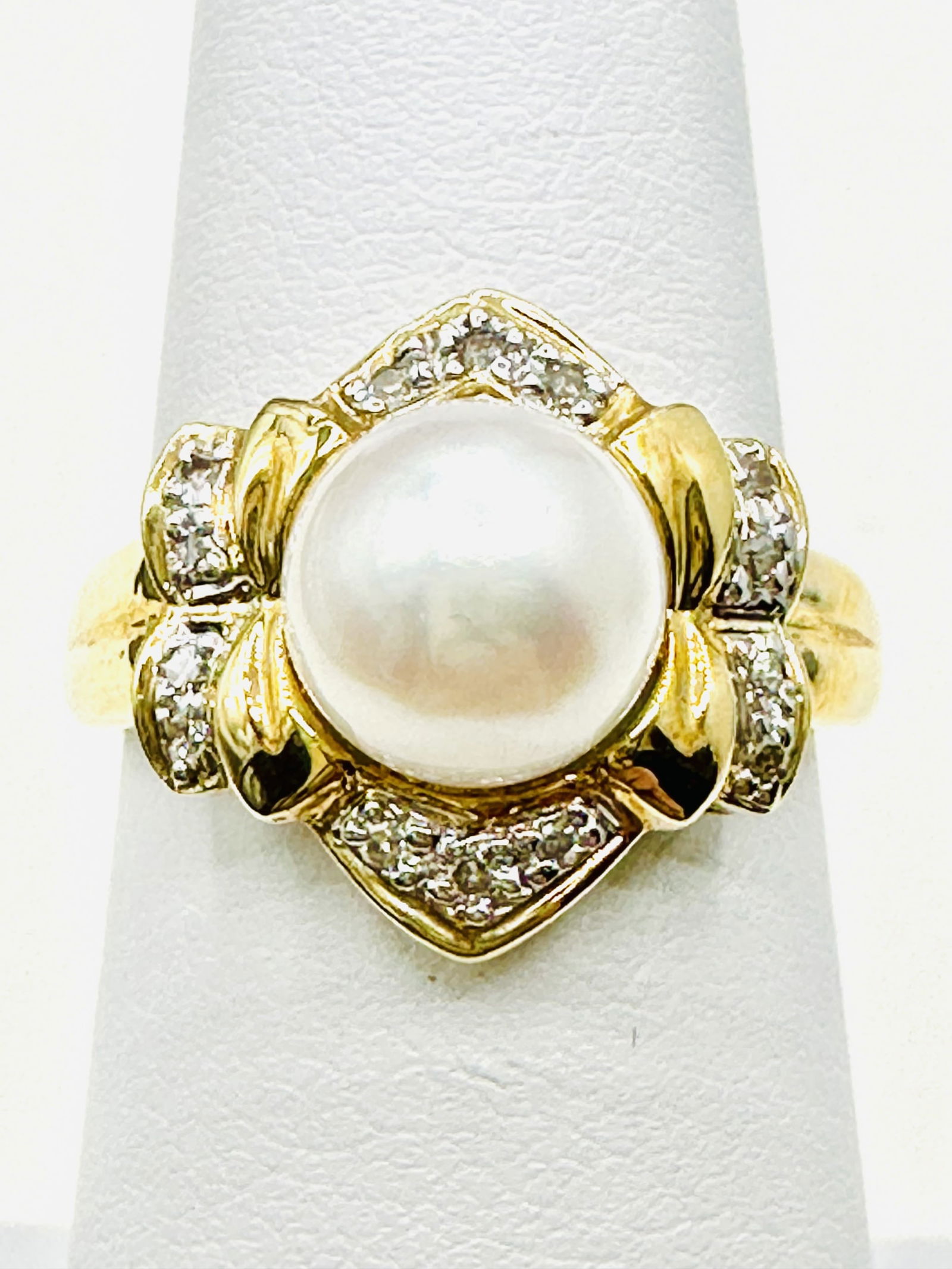 14KT Yellow Gold Diamonds And Cultured Pearl Ring Size 6.5 - J11227 (1 of 3)