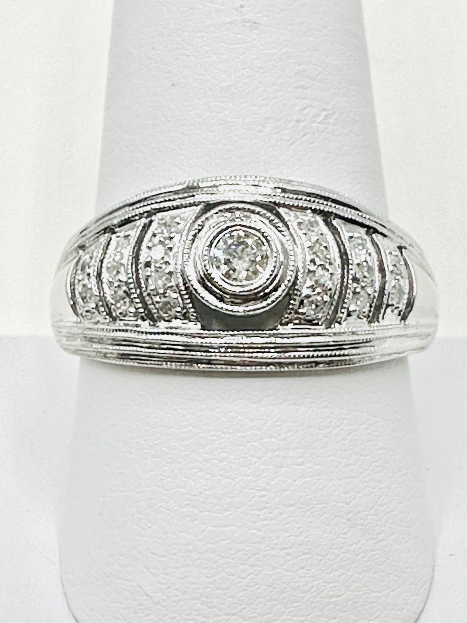 14KT White Gold Diamond Fancy Ring Size 10.75 - J11331 (1 of 3)