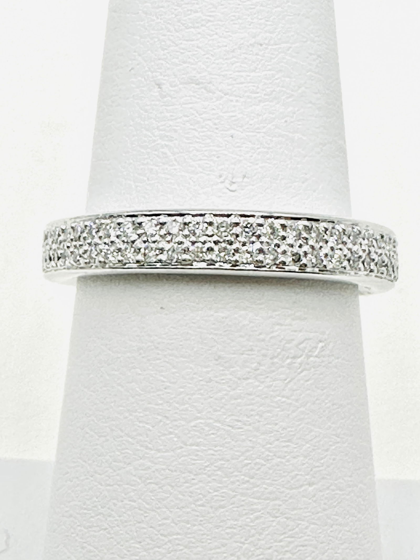 Platinum Setting With Natural Diamond Ladys Eternity Ring Size 6.5 - J11426: * Natural Diamond Lady’s Eternity Ring * Platinum Setting * 102 pcs diamond 1.00 carat (t.w.) * Diamond Clarity VS-SI, Color G-K, * Condition: New in Box * Ring Weight: 6.00 grams * Ring size 6.5 *