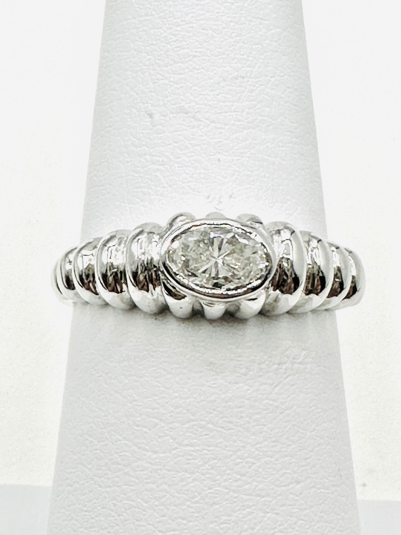 14KT White Gold Natural Diamond Ring Size 6.25 - J11429 (1 of 3)