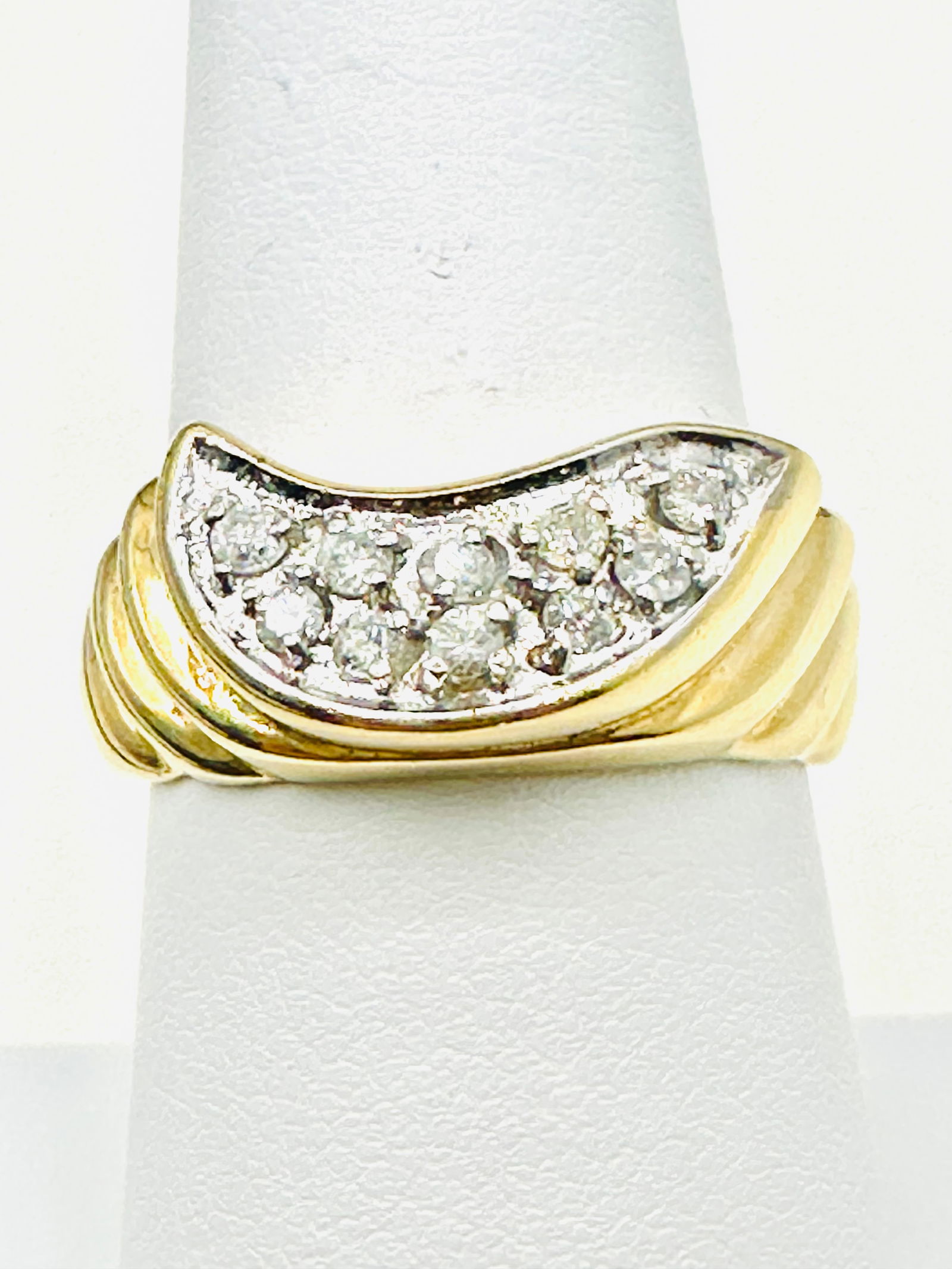 14KT Yellow Gold 10 Pcs Natural Diamond Ring Size 7.75 - J11440 (1 of 3)