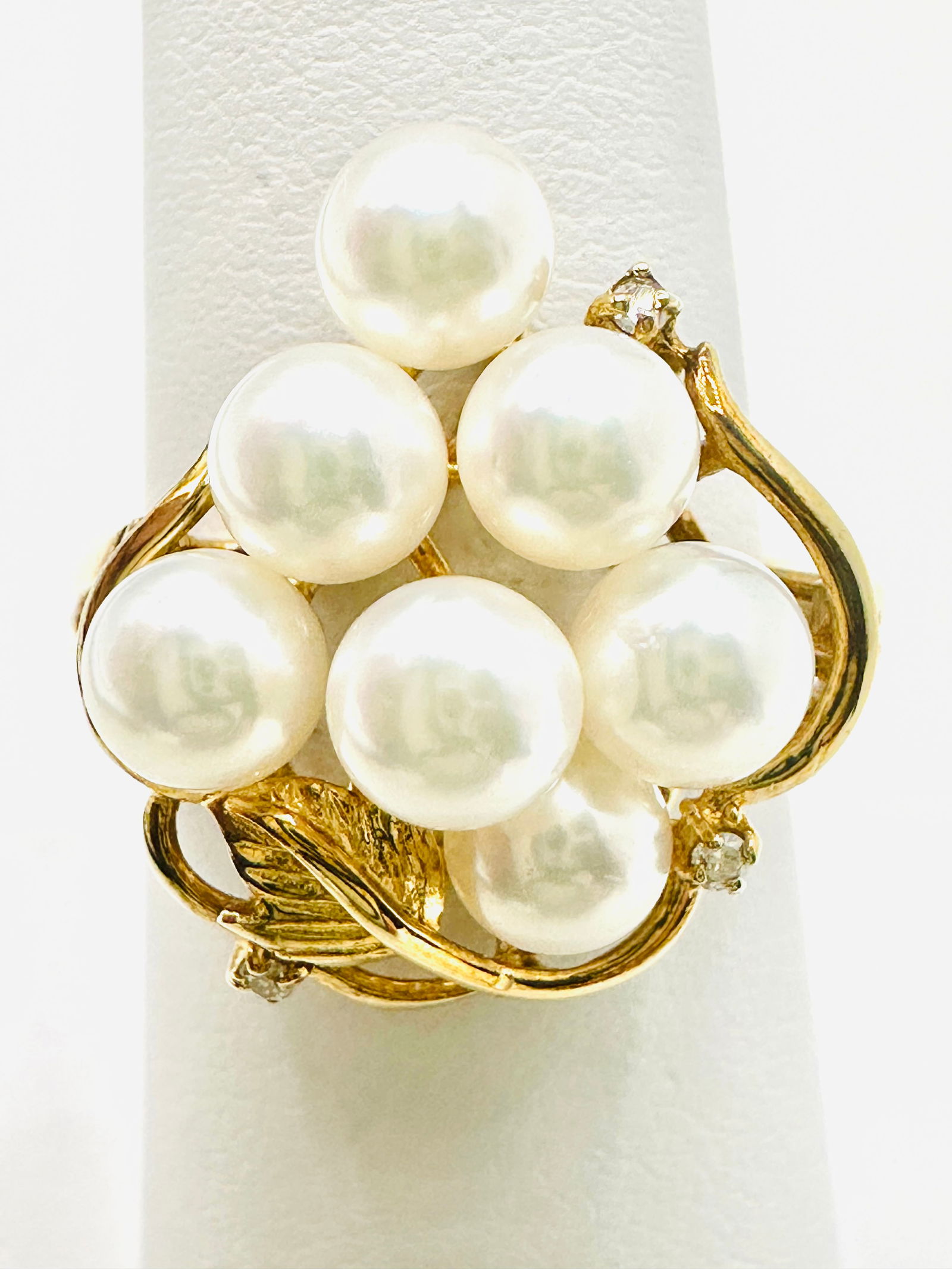 14 Karat Yellow Gold Pearl And Natural Diamond Cluster Ring Size 7.25 - J11456 (1 of 3)