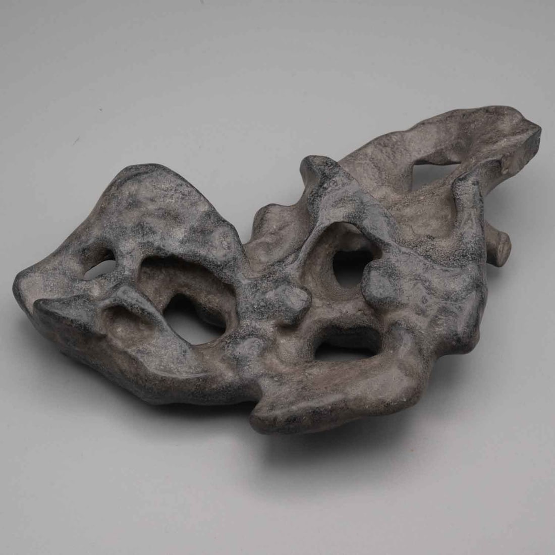 Antique Chinese Gongshi Scholars Rock: Medium: Gongshi Size: 8.5x5.3x1.7 inches Age/Detail: Antique Chinese Condition: great overall, check photo for condition reference. Provenance: Collection from Estate in Williamsburg LiveShipping is N