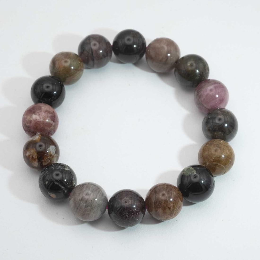 Vintage Natural Tourmaline Bead Bracelet: Medium: Tourmaline Size: 13mm Age/Detail: Vintage Natural Condition: great overall, check photo for condition reference. Provenance: Collection from Estate in Williamsburg LiveShipping is NOT a part o
