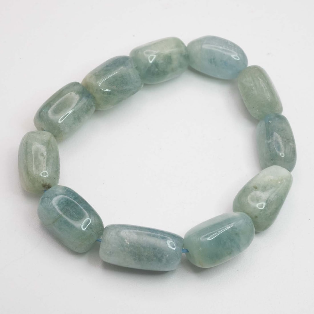 Natural Jade/Serpentine Bracelet: Medium: Jade/Serpentine Size: 18x12mm Age/Detail: Natural Condition: great overall, check photo for condition reference. Provenance: Collection from Estate in Williamsburg LiveShipping is NOT a part o
