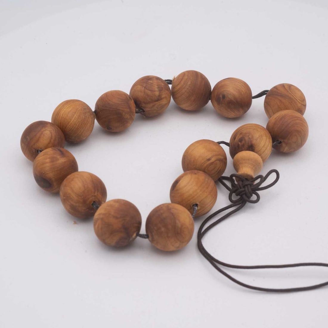 Chinese Yabai Wood Bead Bracelet: Medium: Yabai Wood Size: 3.3 inches Age/Detail: Chinese Condition: great overall, check photo for condition reference. Provenance: Collection from Estate in Tribecca LiveShipping is NOT a part of the