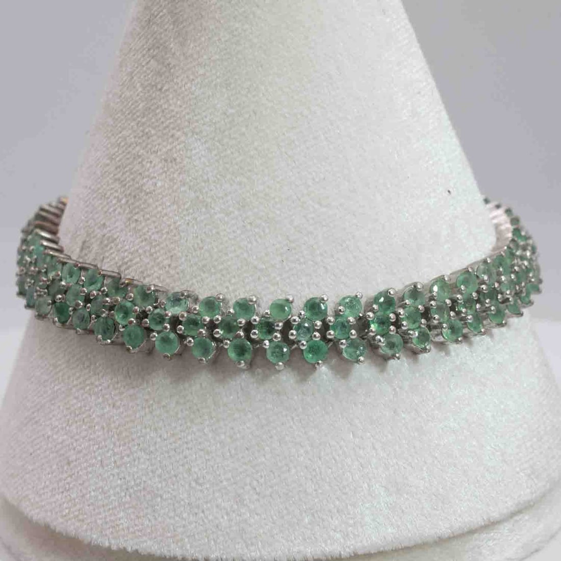 Sterling Silver Green Cubic Zirconia Bracelet: Medium: Green Cubic Zirconia Size: 7.5 inches Age/Detail: Sterling Silver Condition: great overall, check photo for condition reference. Provenance: Collection from Estate in Williamsburg LiveShipping