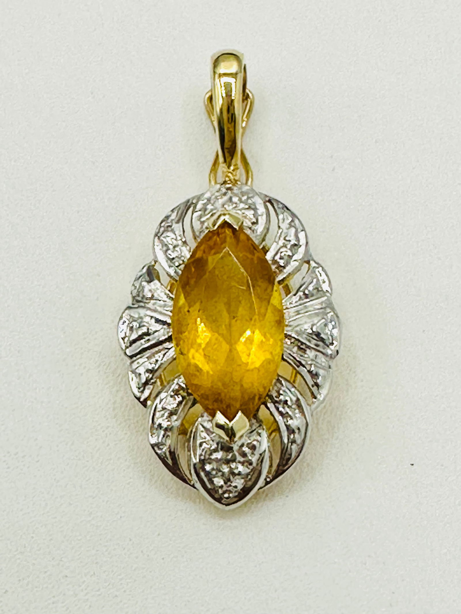 14KT Yellow Gold, Yellow Topaz Pendant # 2756 (1 of 4)