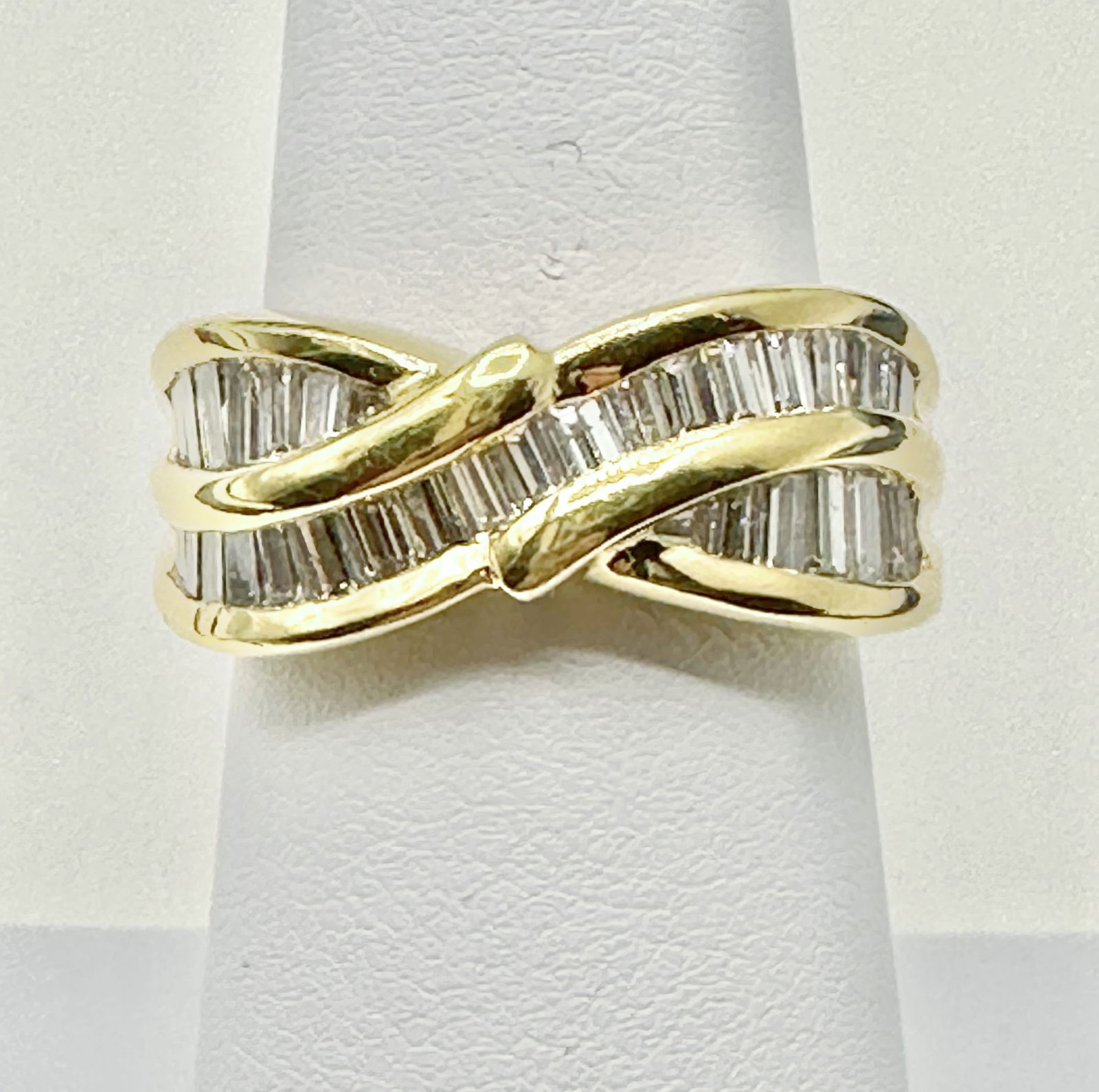 18KT Gold Natural Baguette Diamond Ring Size 6.5 - J11138 (1 of 3)