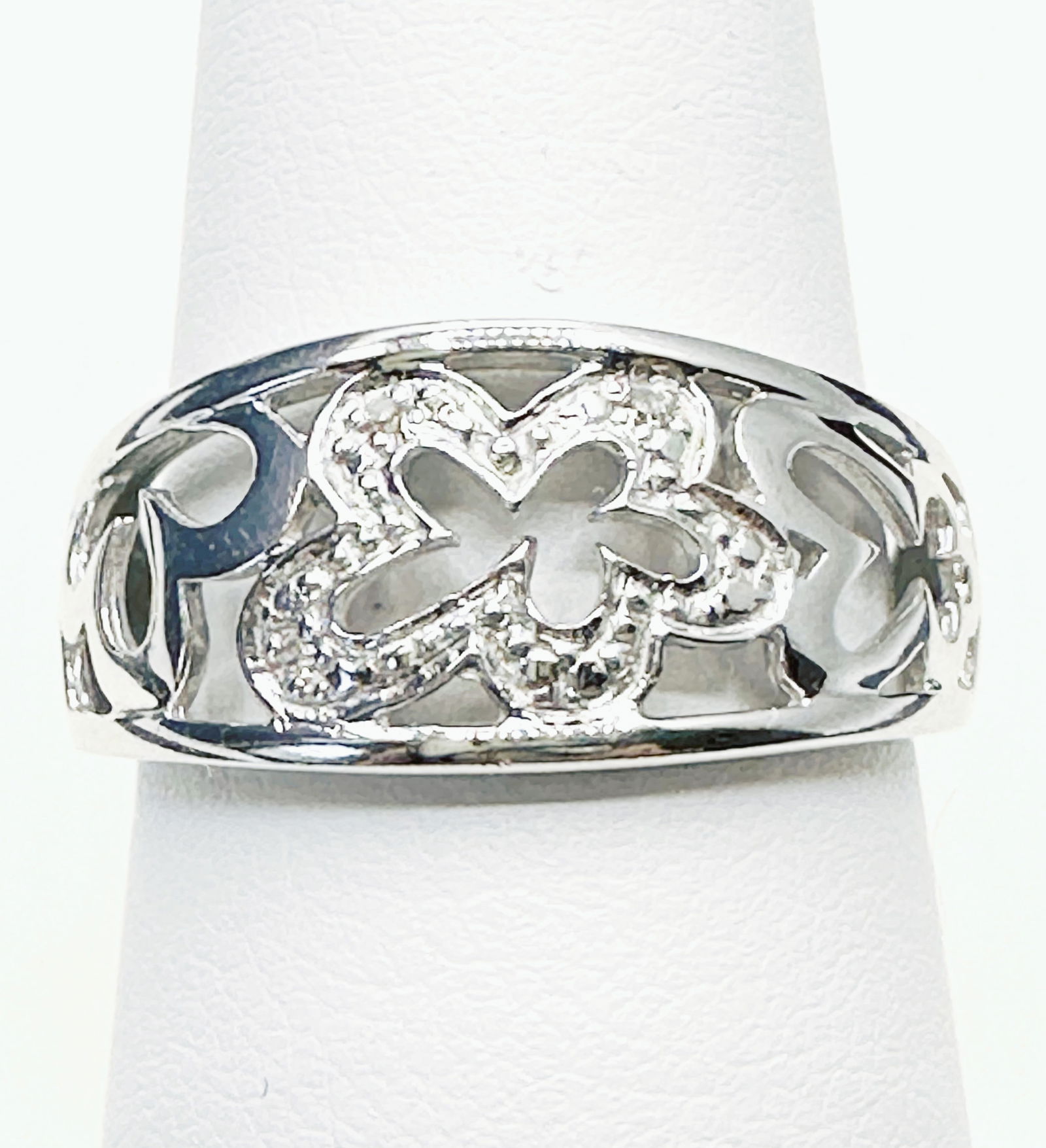 14KT White Gold Natural Diamond Flower And Heart Ring Size 7 - J11183 (1 of 3)