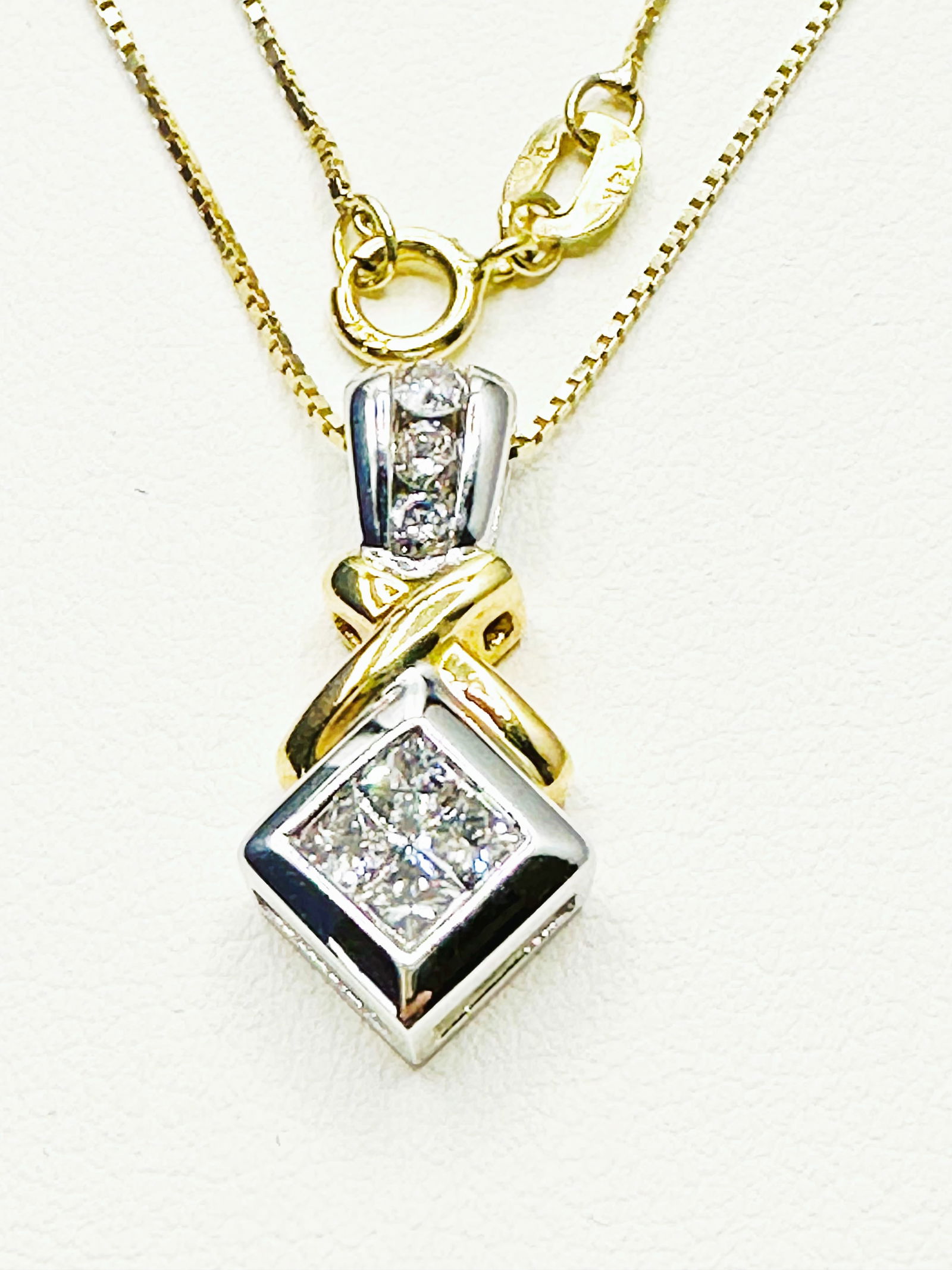 14KT 2-Tone Gold Natural Dimond With 16" YG Box Chain - J11195 (1 of 3)