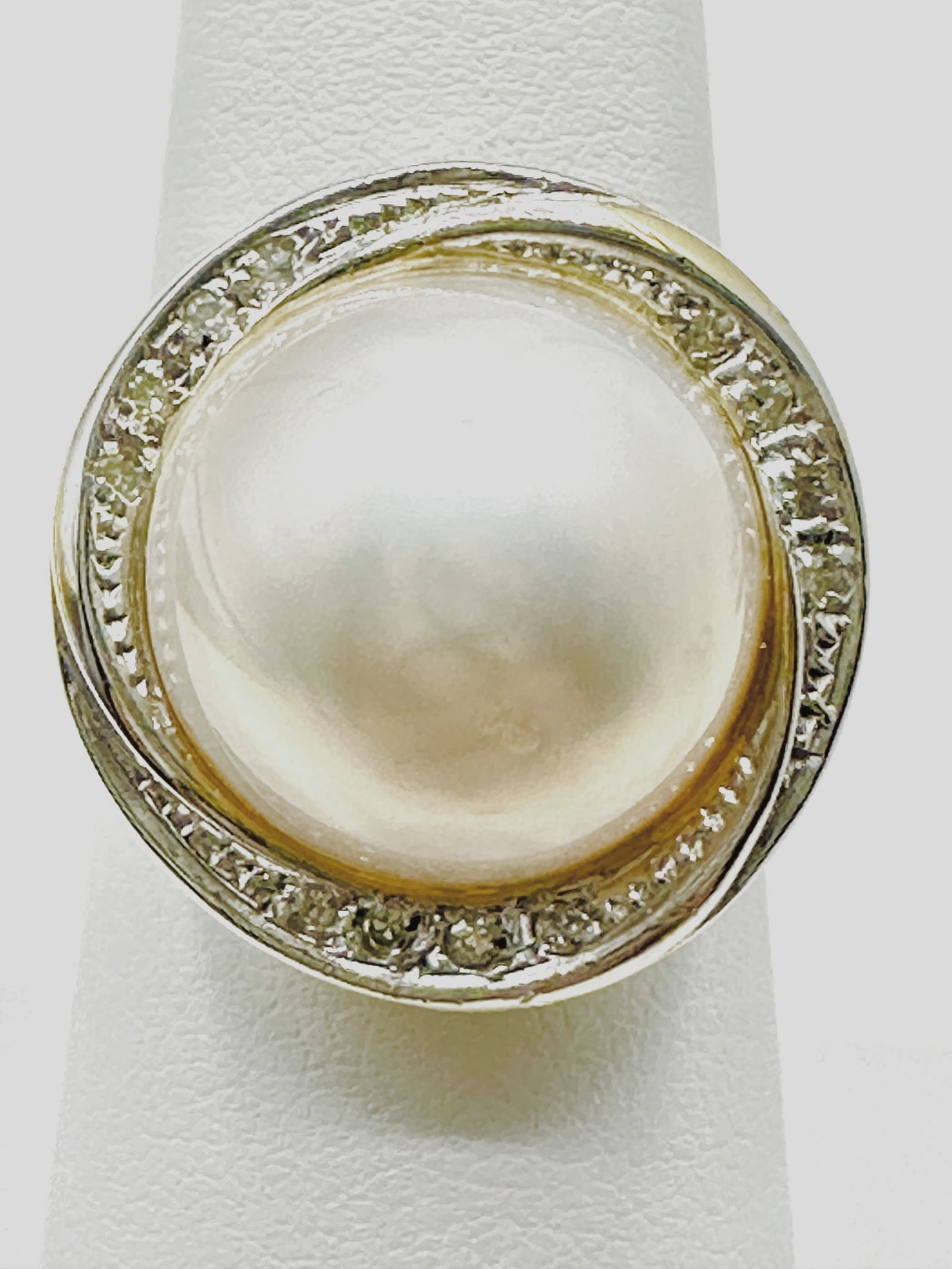 14KT Yellow Gold Mobe Pearl Swirl Ring Size 6 - J11221 (1 of 3)