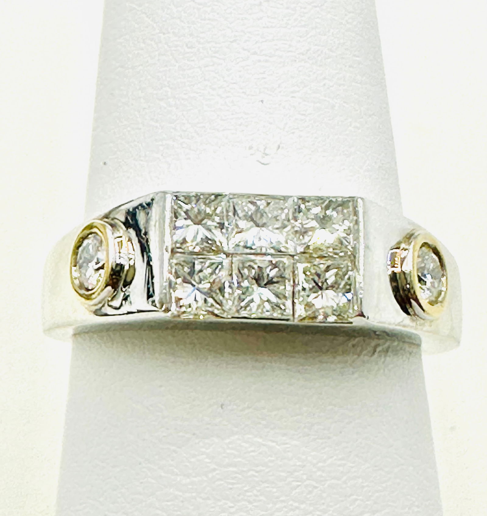 14KT White Gold Diamond Fancy Ring Size 7 - J11303 (1 of 3)