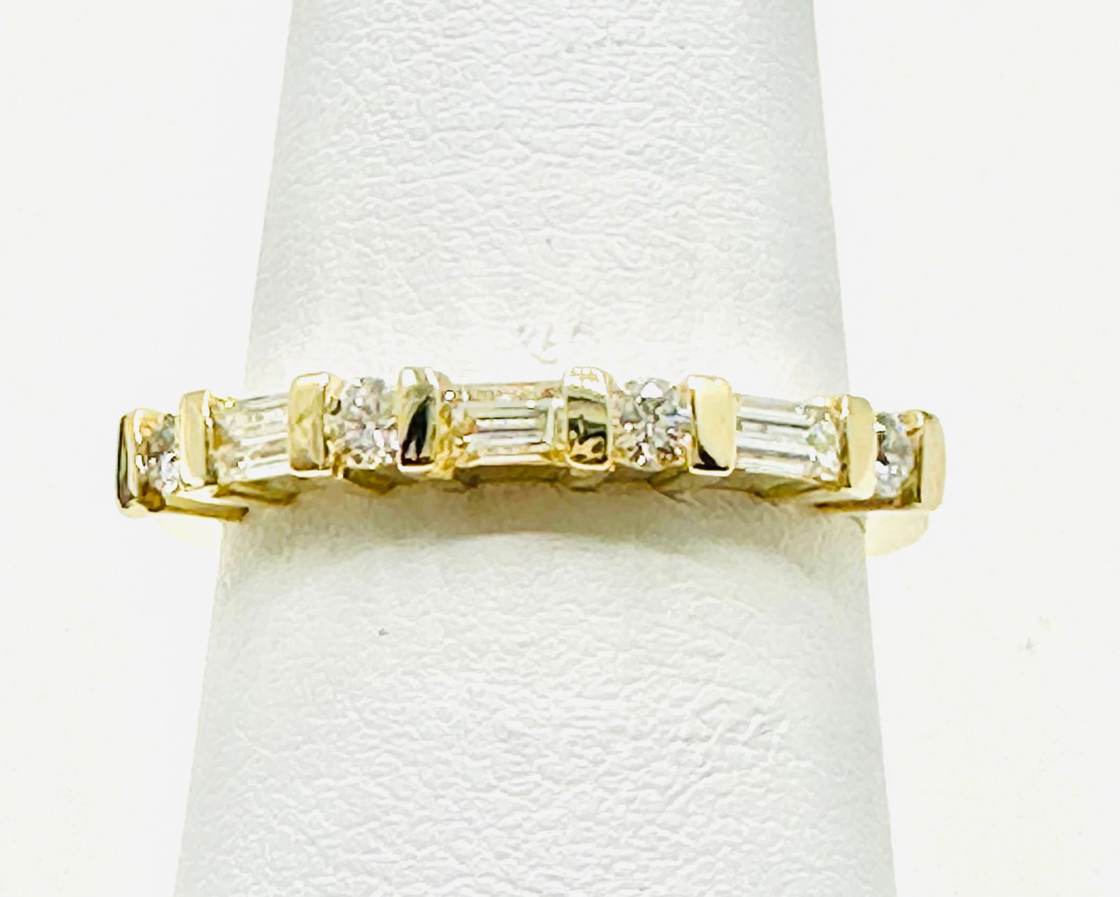 14KT Yellow Gold Diamond Band Ring Size 5.5 - J11313 (1 of 3)