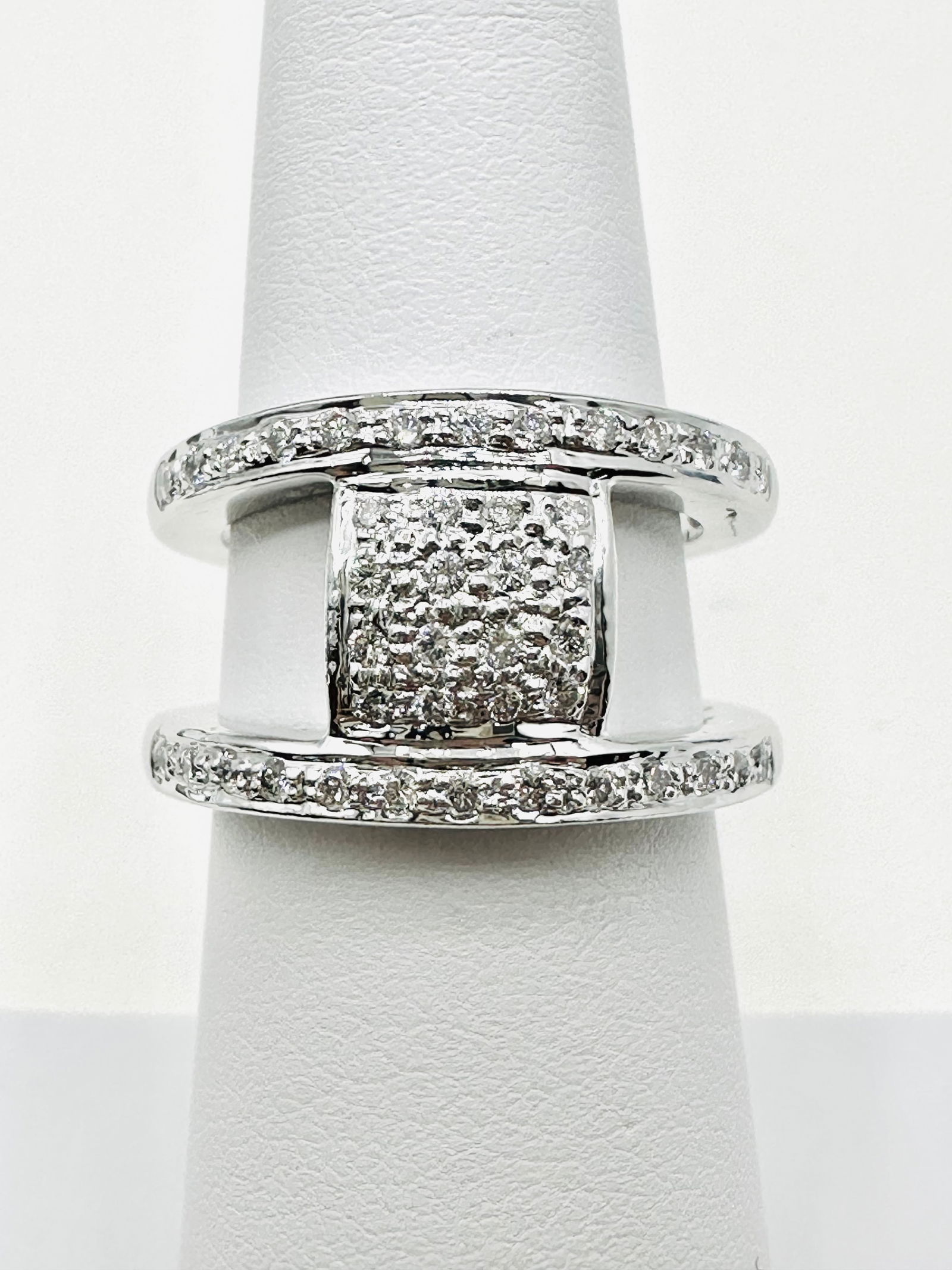 14KT White Gold Diamond Fancy Ring Size 6 - J11336 (1 of 3)