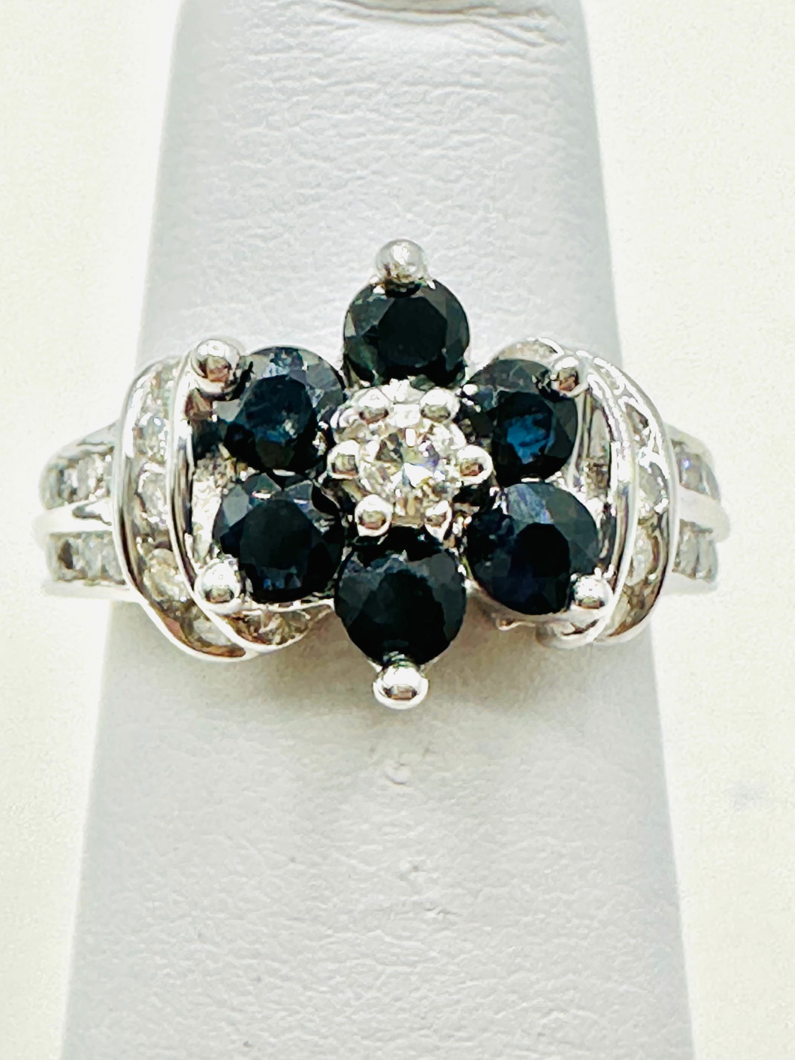 14KT White Gold Diamond And Sapphire Flower Ring Size 4 - J11360 (1 of 3)