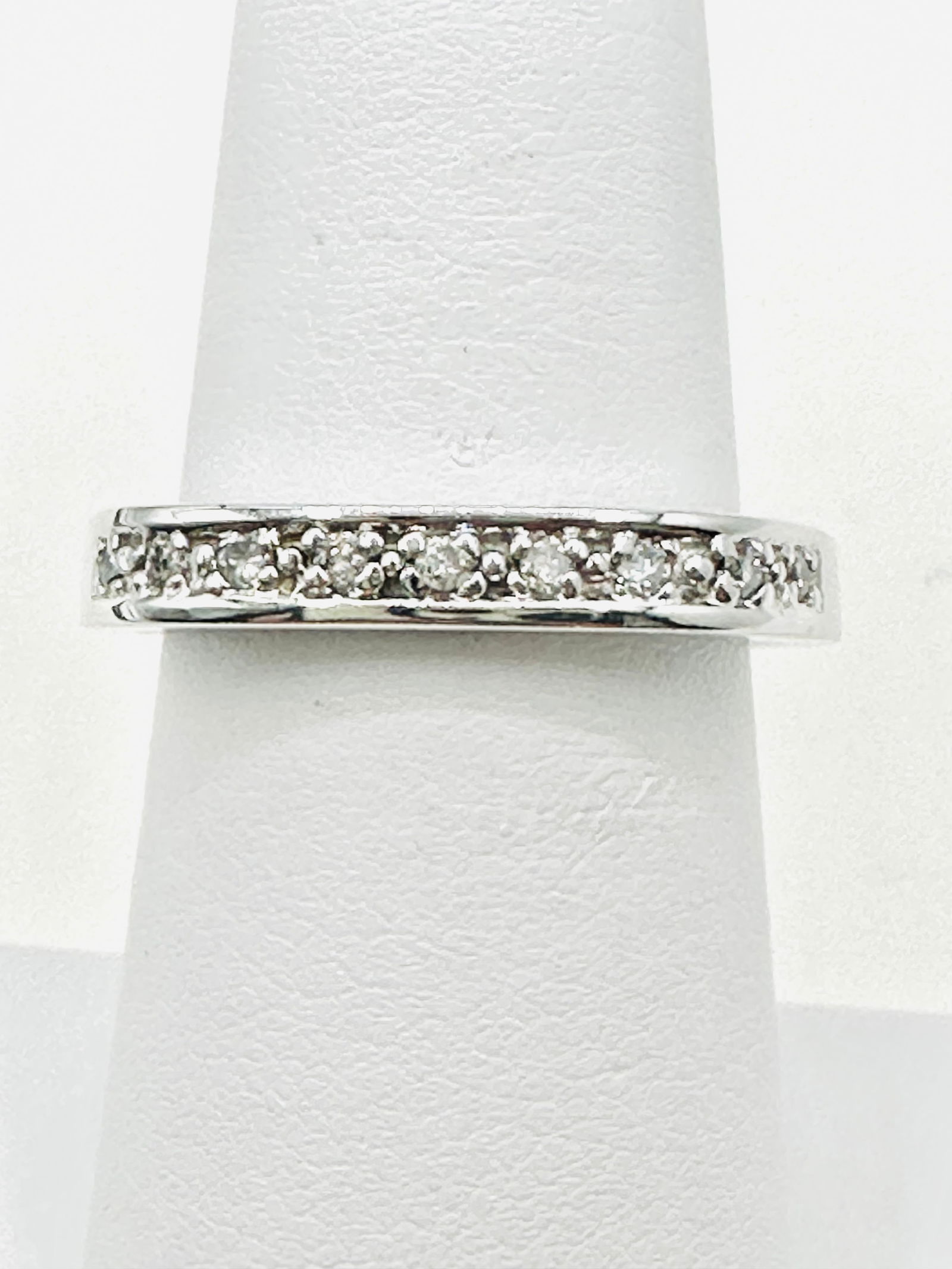 14Karat White Gold Natural Diamond Ring Size 6.75 - J11486 (1 of 3)