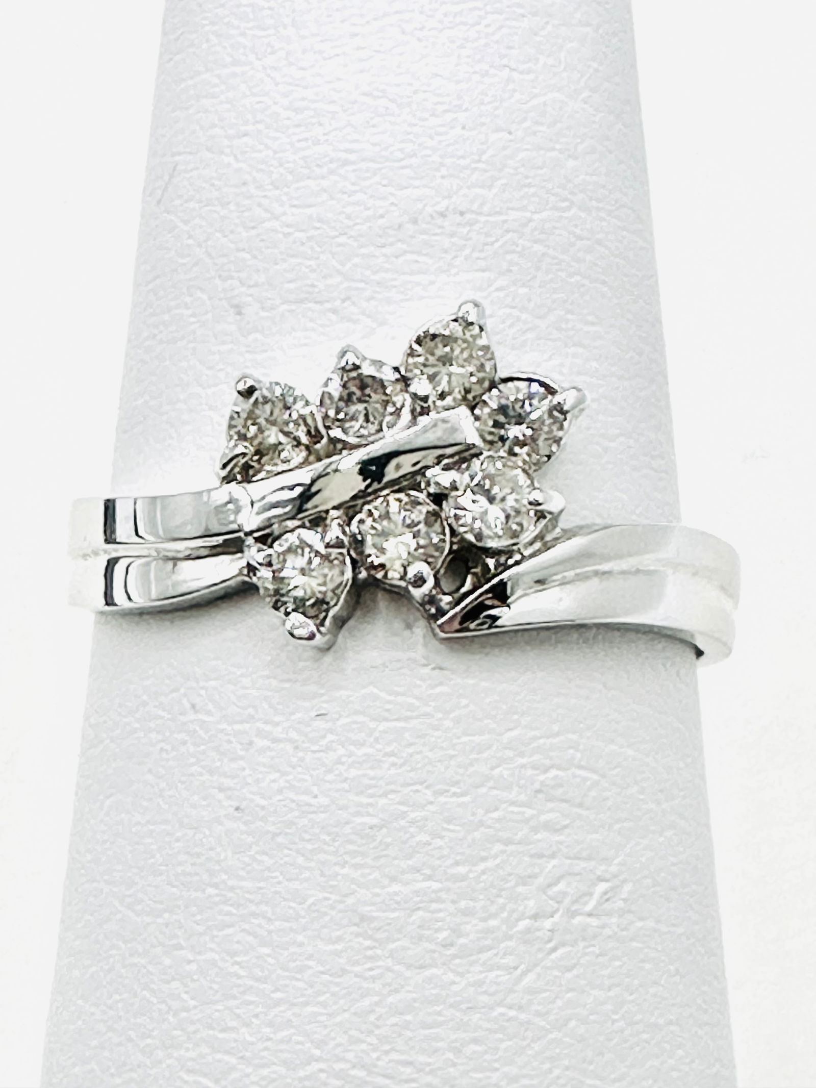 14Karat White Gold Natural Diamond Ring Size 5.75 - K11488 (1 of 3)