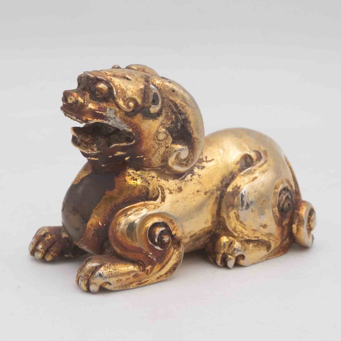 Antique Chinese Late Qing Gilt Jade Lion Foo Dog Figure: Medium: Gilt Jade Size: 2.5x1.3x1.8 inches Age/Detail: Antique Chinese Late Qing Condition: great overall, check photo for condition reference. Provenance: Collection from Estate in Williamsburg LiveS