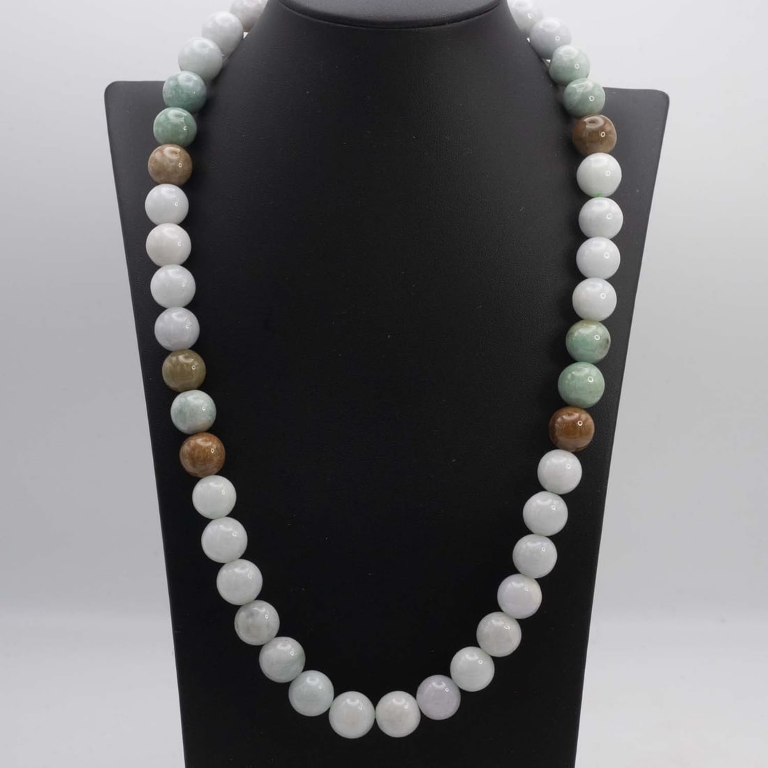 Chinese Multi Color Jadeite Bead Necklace: Medium: Multi Color Jadeite Size: 22 inches Age/Detail: Chinese Condition: great overall, check photo for condition reference. Provenance: Collection from Estate in Williamsburg LiveShipping is NOT a