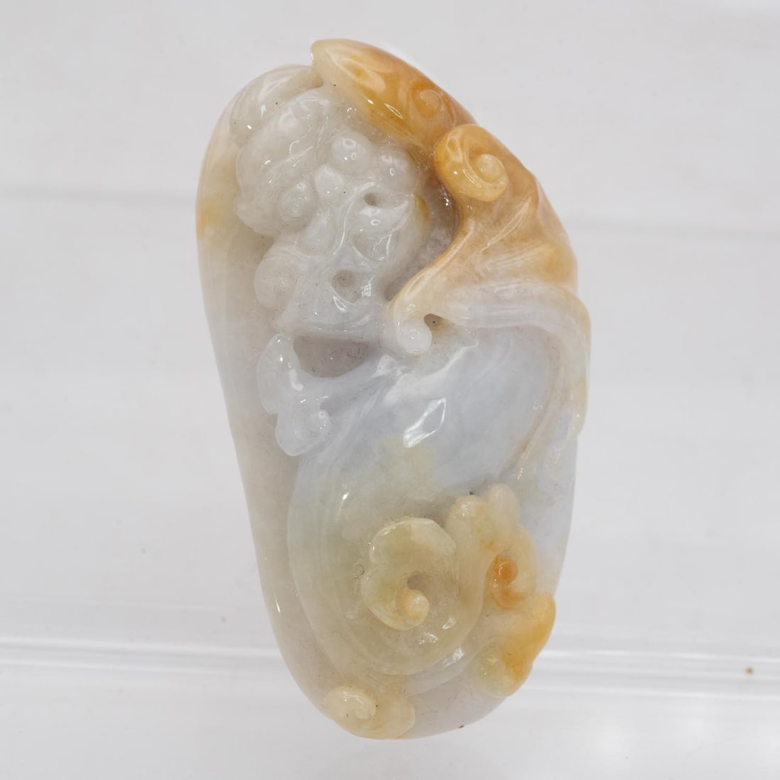 Vintage Chinese Carved Natural Neprhite Jade Pendant: Medium: Natural Neprhite Jade Size: 2.5x1.4x0.7 inches Age/Detail: Vintage Chinese Carved Condition: great overall, check photo for condition reference. Provenance: Collection from Estate in Williamsb