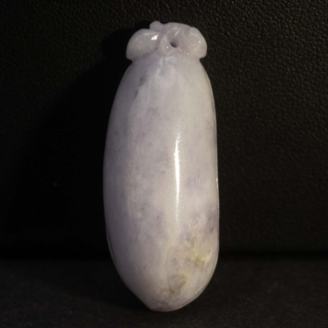 Old Chinese Carved Lavender Jadeite Gourd Pendant: Medium: Lavender Jadeite Size: 1.5x0.6x0.5 inches Age/Detail: Old Chinese Carved Condition: great overall, check photo for condition reference. Provenance: Collection from Estate in Williamsburg LiveS