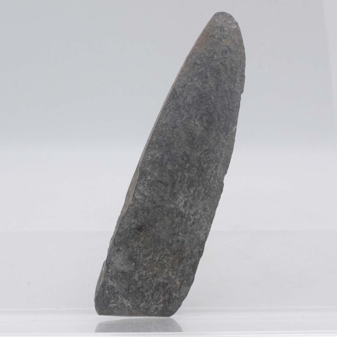 Prehistoric Stone Spear Point: Medium: Stone Size: 6x2x0.8 inches Age/Detail: Prehistoric Condition: great overall, check photo for condition reference. Provenance: Collection from Estate in Williamsburg LiveShipping is NOT a part