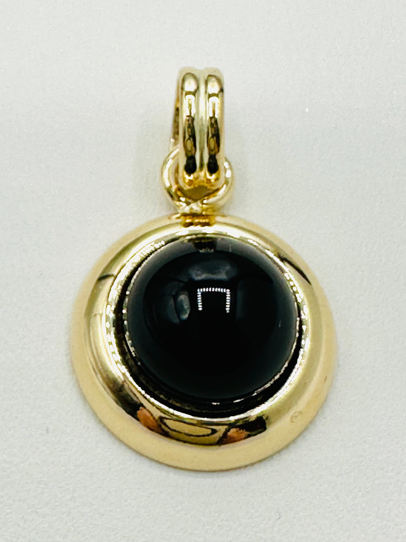 14KT Yellow Gold Onyx Button Pendant # 2560 (1 of 4)