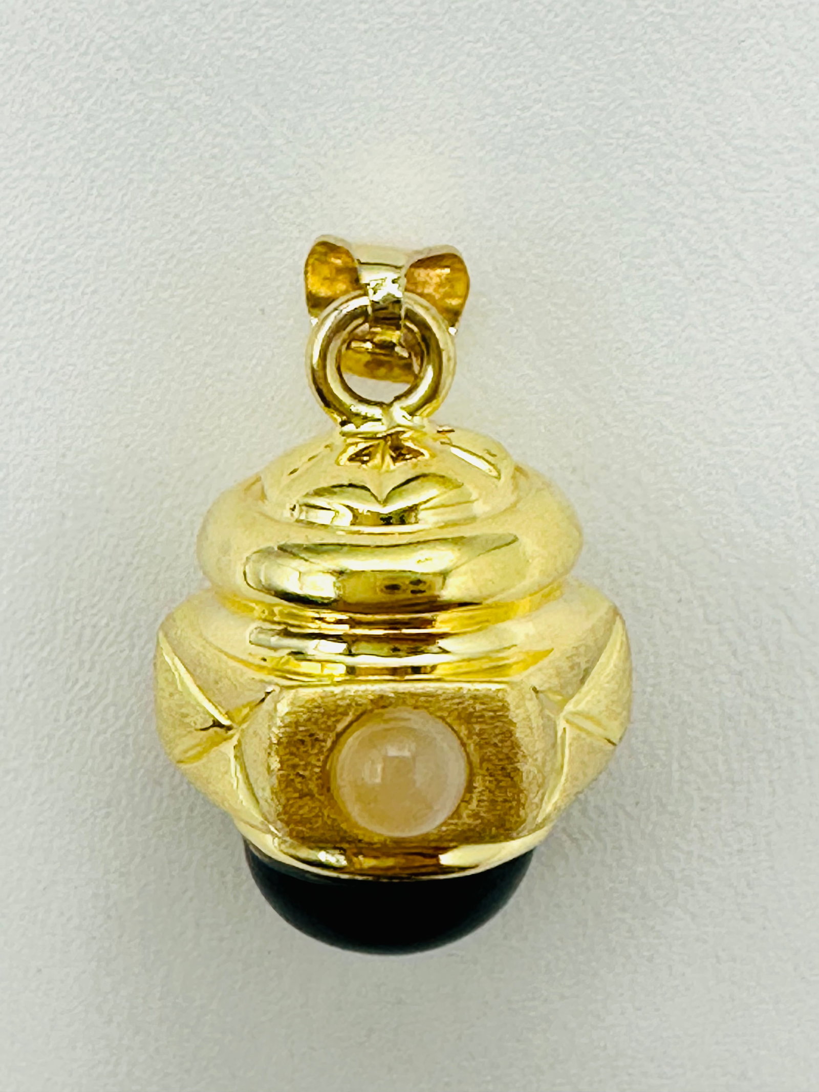 14KT Yellow Gold,Round Onyx Puff Pendant # 2747 (1 of 4)