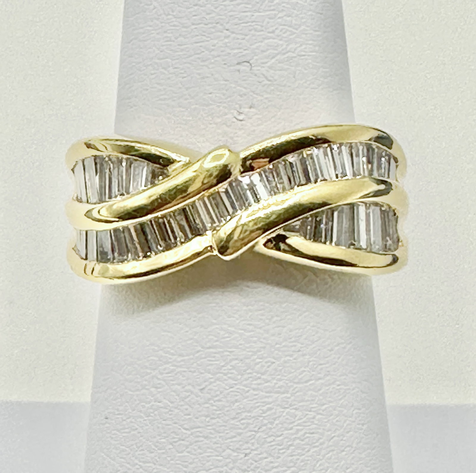 18KT Gold Natural Baguette Diamond Ring Size 6.5 - J11138 (1 of 3)