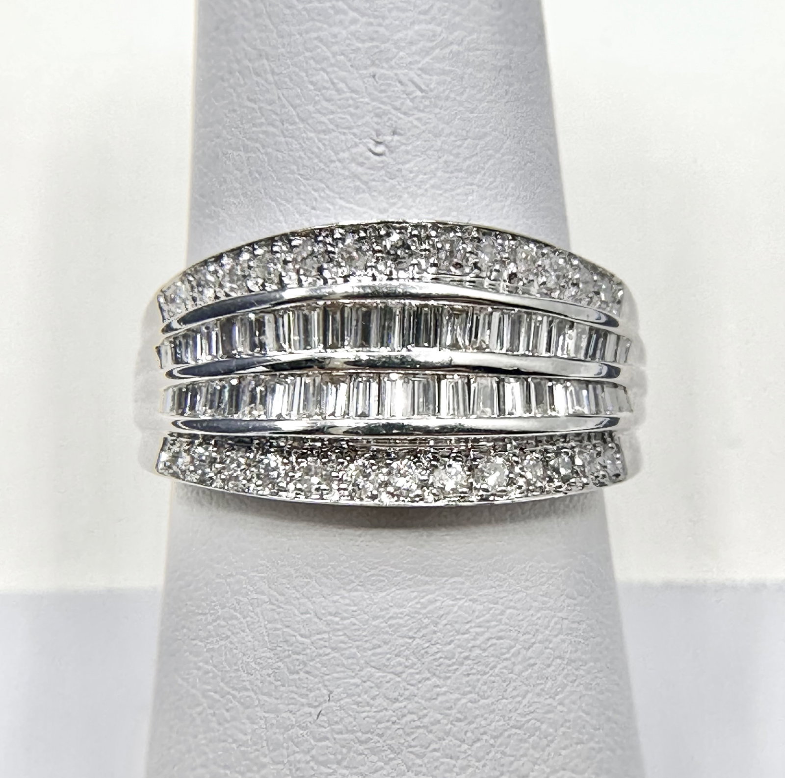 18KT White Gold With Natural Diamond Fancy Ring Size 7.75 - J11147 (1 of 3)