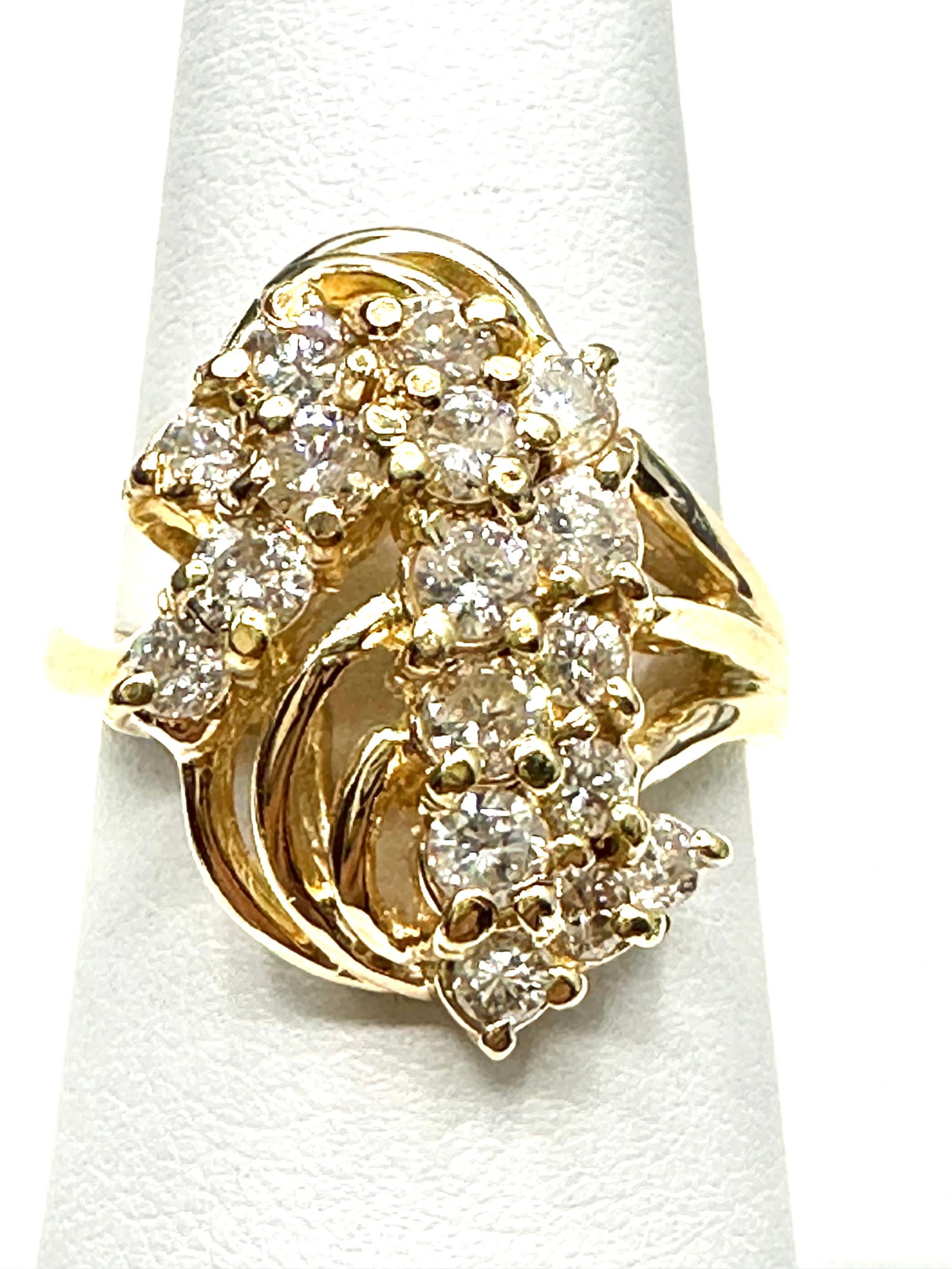 14KT Yellow Gold 17 PCs Diamond 1.08 Ct Swirl Ring Size 6 - J11161 (1 of 3)