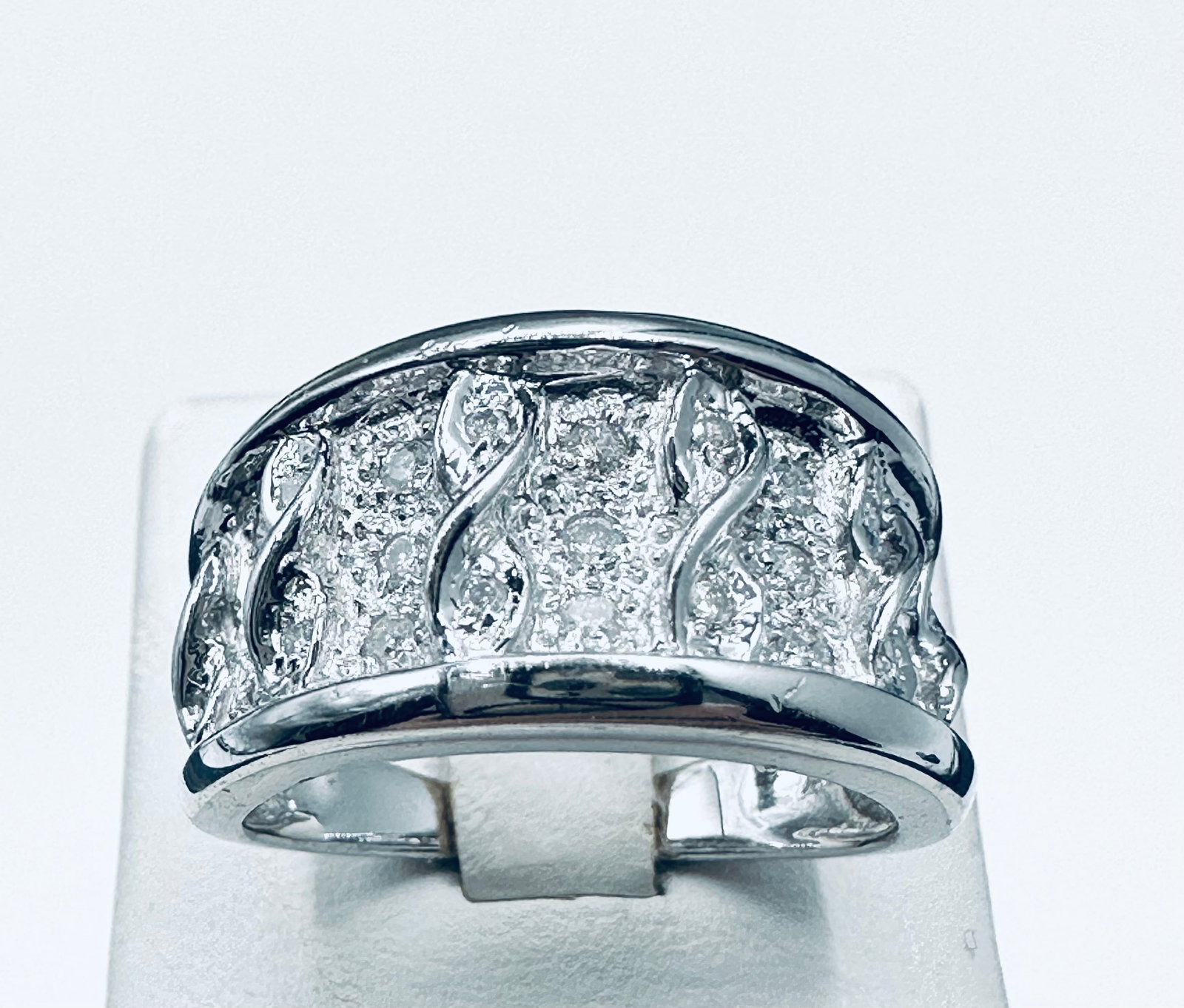 14KT White Gold Natural Diamond Fancy Ring Size 6.75 - J11210 (1 of 3)